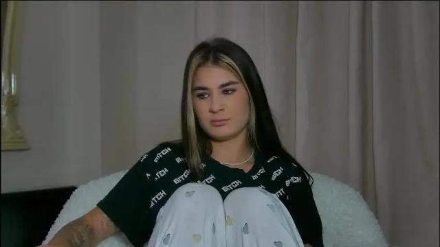 Image 2 of rachellsimpson Stream on Chaturbate on 1 month ago
