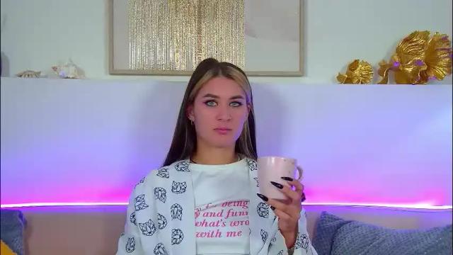 Image 4 of rachellsimpson Stream on Chaturbate on 1 month ago