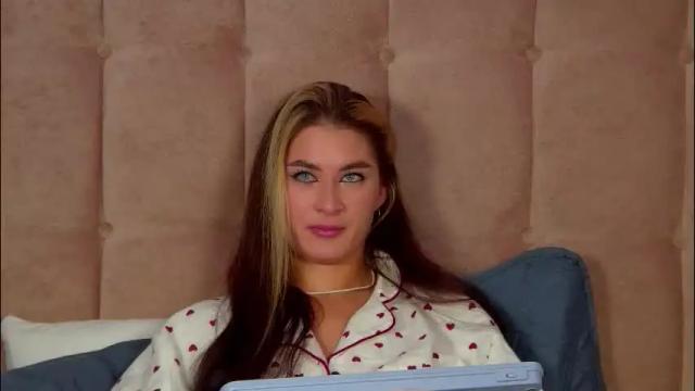 Image 10 of rachellsimpson Stream on Chaturbate on 1 month ago