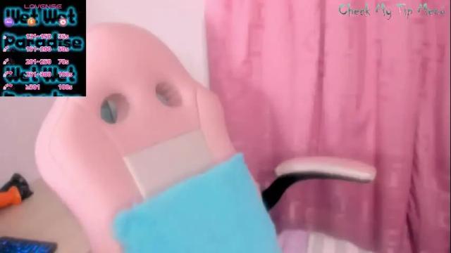 Image 3 of rachellward Stream on Chaturbate on 2 months ago