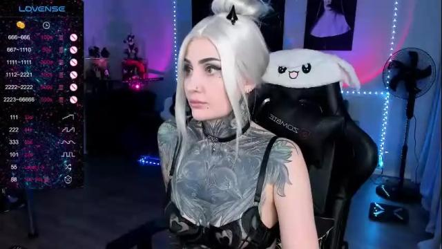 Image 2 of rachelqueen_ Stream on Chaturbate on 12 days ago