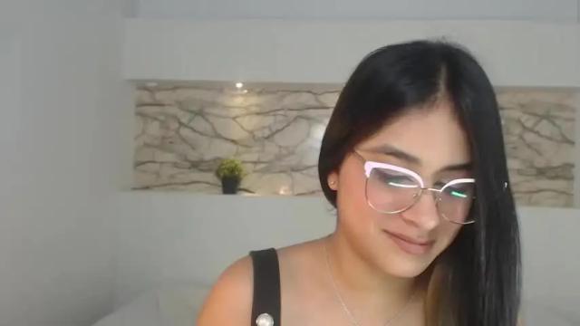 Image 10 of rachelwhest Stream on Chaturbate on 17 months ago