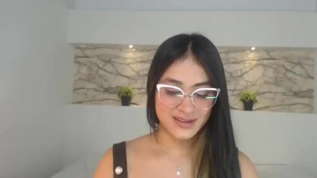 Image 11 of rachelwhest Stream on Chaturbate on 17 months ago