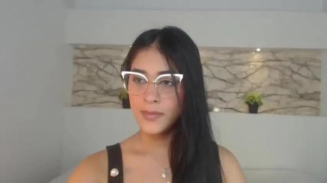 Image 2 of rachelwhest Stream on Chaturbate on 17 months ago