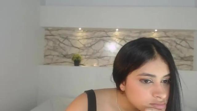 Image 7 of rachelwhest Stream on Chaturbate on 17 months ago