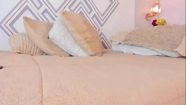Image 11 of radiant_naomi Stream on Chaturbate on 1 month ago