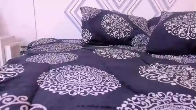 Image 10 of radiant_naomi Stream on Chaturbate on 25 days ago