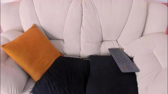 Image 12 of radiant_naomi Stream on Chaturbate on 4 days ago