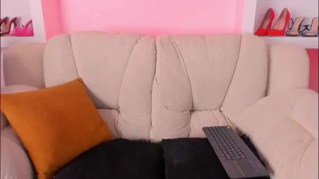 Image 10 of radiant_naomi Stream on Chaturbate on 2 days ago