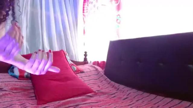 Image 3 of radiante_explandor Stream on Chaturbate on 14 months ago