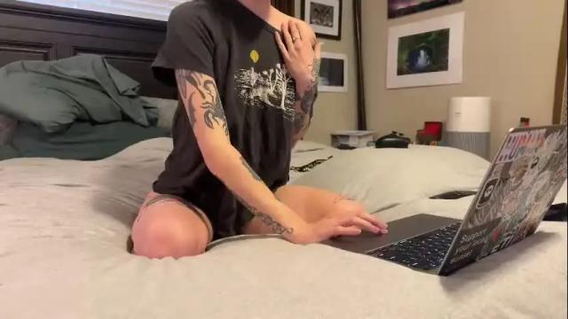 Image 3 of radientwonder Stream on Chaturbate on 1 month ago