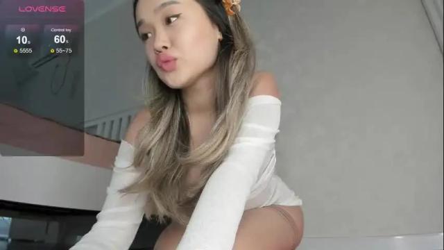 Image 2 of rae_lil_back Stream on Chaturbate on 7 days ago
