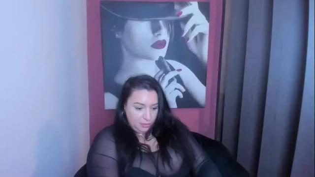 Image 2 of raelledarkstar Stream on Chaturbate on 1 month ago