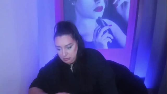Image 3 of raelledarkstar Stream on Chaturbate on 28 days ago