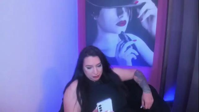 Image 2 of raelledarkstar Stream on Chaturbate on 26 days ago