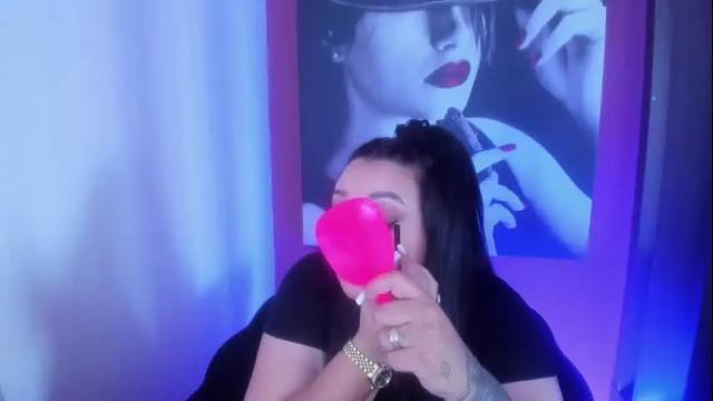 Image 3 of raelledarkstar Stream on Chaturbate on 25 days ago