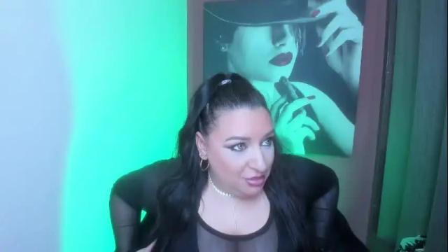 Image 10 of raelledarkstar Stream on Chaturbate on 1 month ago