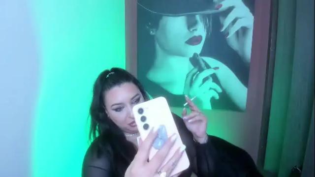 Image 3 of raelledarkstar Stream on Chaturbate on 1 month ago
