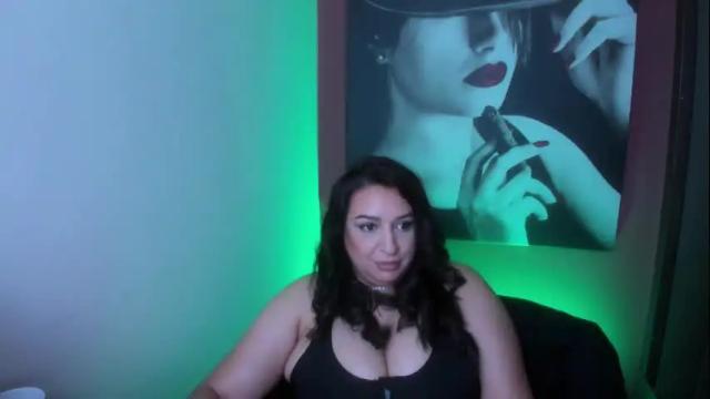 Image 4 of raelledarkstar Stream on Chaturbate on 11 days ago