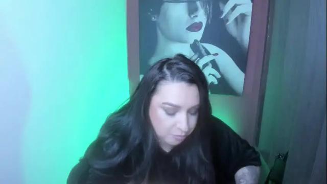 Image 4 of raelledarkstar Stream on Chaturbate on 9 days ago