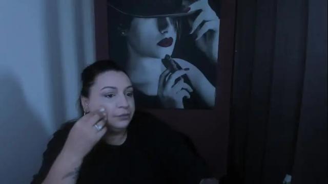 Image 2 of raelledarkstar Stream on Chaturbate on 7 days ago