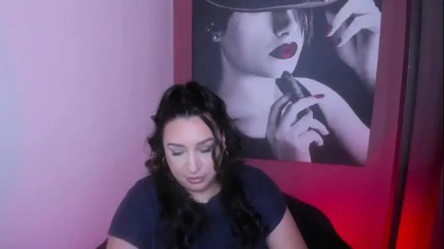 Image 4 of raelledarkstar Stream on Chaturbate on 1 month ago