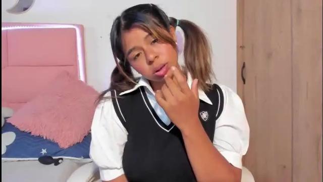 Image 12 of rajjnar_nina Stream on Chaturbate on 2 months ago