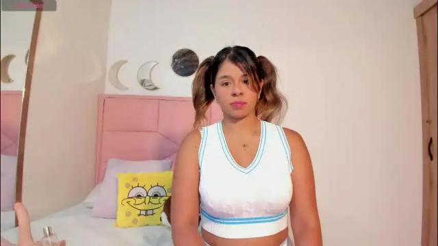 Image 2 of rajjnar_nina Stream on Chaturbate on 2 months ago