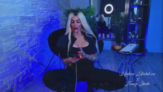 Image 10 of raluca_badulescu Stream on Chaturbate on 4 days ago