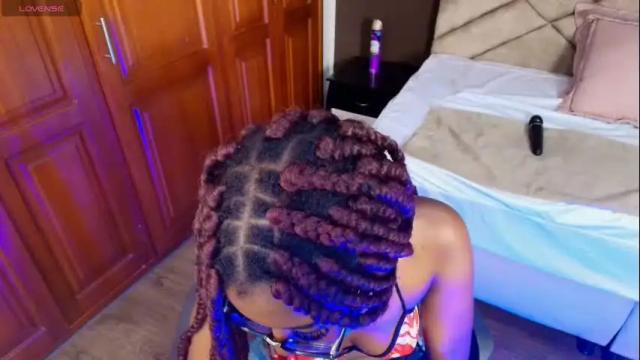 Image 3 of raqueljones_ Stream on Chaturbate on 1 month ago