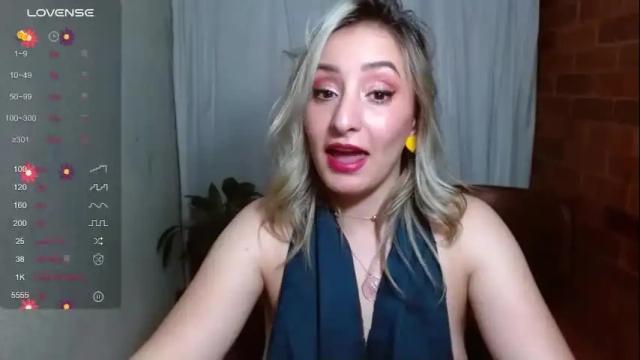 Image 11 of rashell_roses1 Stream on Chaturbate on 27 months ago