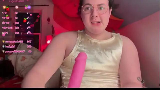 Image 10 of raspberrytommy Stream on Chaturbate on 4 days ago