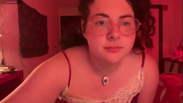 Image 3 of raspberrytommy Stream on Chaturbate on 1 month ago