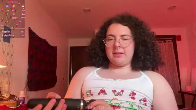 Image 10 of raspberrytommy Stream on Chaturbate on 11 days ago