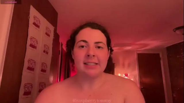 Image 4 of raspberrytommy Stream on Chaturbate on 3 months ago