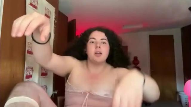 Image 2 of raspberrytommy Stream on Chaturbate on 2 months ago