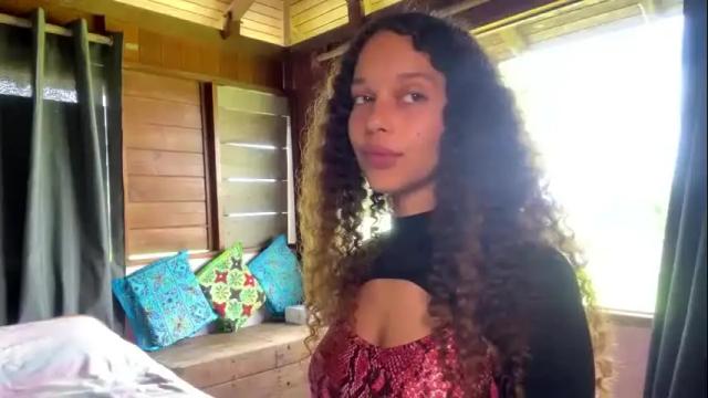 Image 11 of rati_curly Stream on Chaturbate on 1 month ago