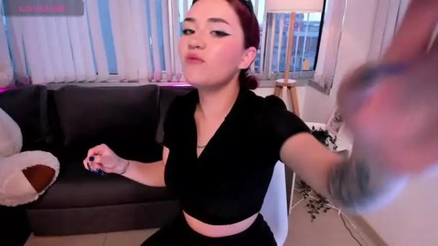Image 3 of raven__white Stream on Chaturbate on 15 months ago
