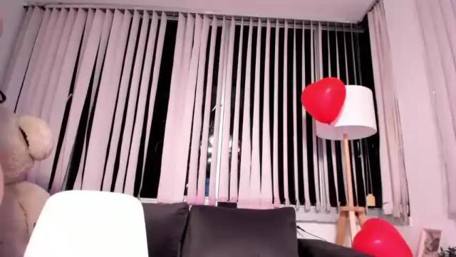 Image 8 of raven__white Stream on Chaturbate on 14 months ago