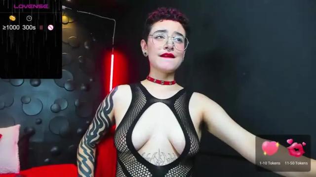 Image 8 of raven_darkness Stream on Chaturbate on 19 months ago