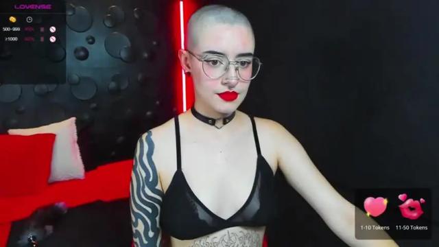 Image 4 of raven_darkness Stream on Chaturbate on 19 months ago