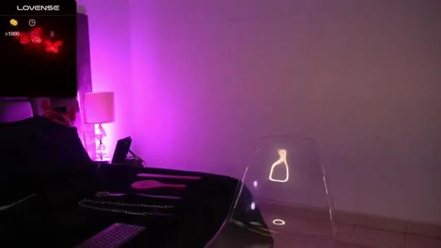 Image 3 of raven_darkness_ Stream on Chaturbate on 14 months ago