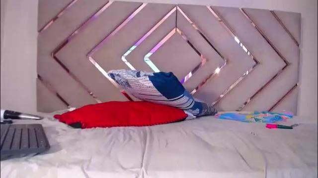 Image 12 of raven_foxter1 Stream on Chaturbate on 2 months ago