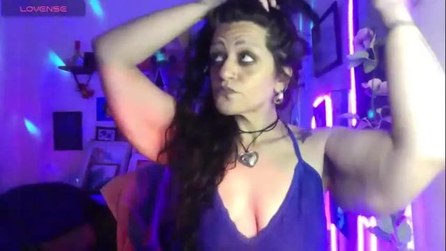 Image 4 of ravenandsin Stream on Chaturbate on 16 days ago