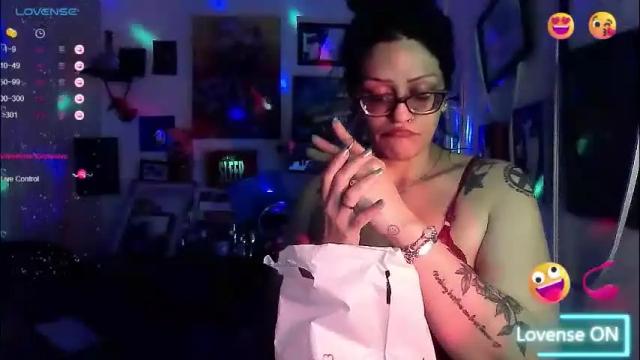 Image 7 of ravenandsin Stream on Chaturbate on 1 month ago