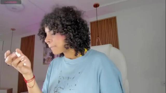Image 6 of ravenlee_ Stream on Chaturbate on 1 month ago