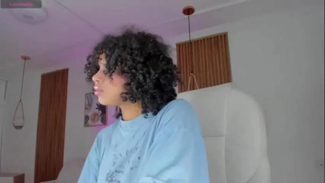 Image 7 of ravenlee_ Stream on Chaturbate on 1 month ago