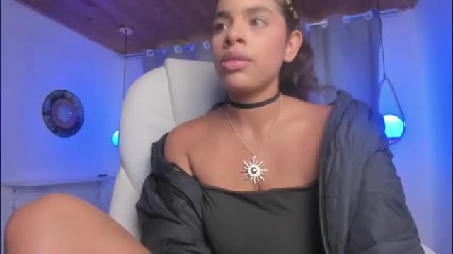 Image 3 of ravenlee_ Stream on Chaturbate on 2 months ago
