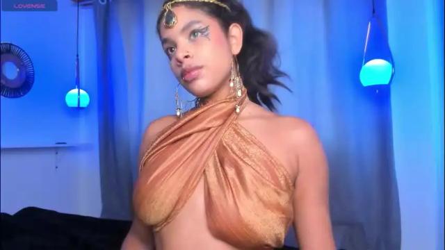 Image 2 of ravenlee_ Stream on Chaturbate on 2 months ago