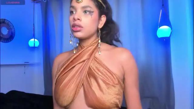 Image 3 of ravenlee_ Stream on Chaturbate on 2 months ago